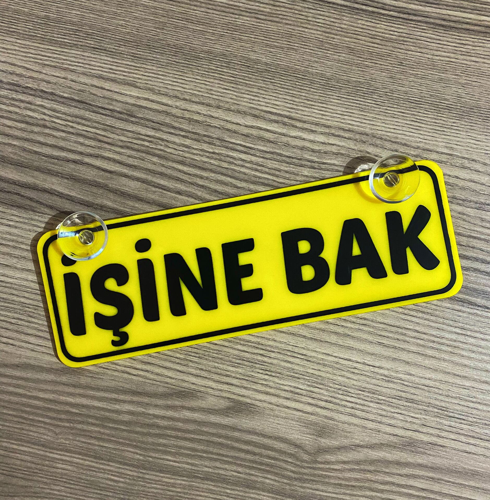 İşine Bak Dekor Plaka Vantuzlu