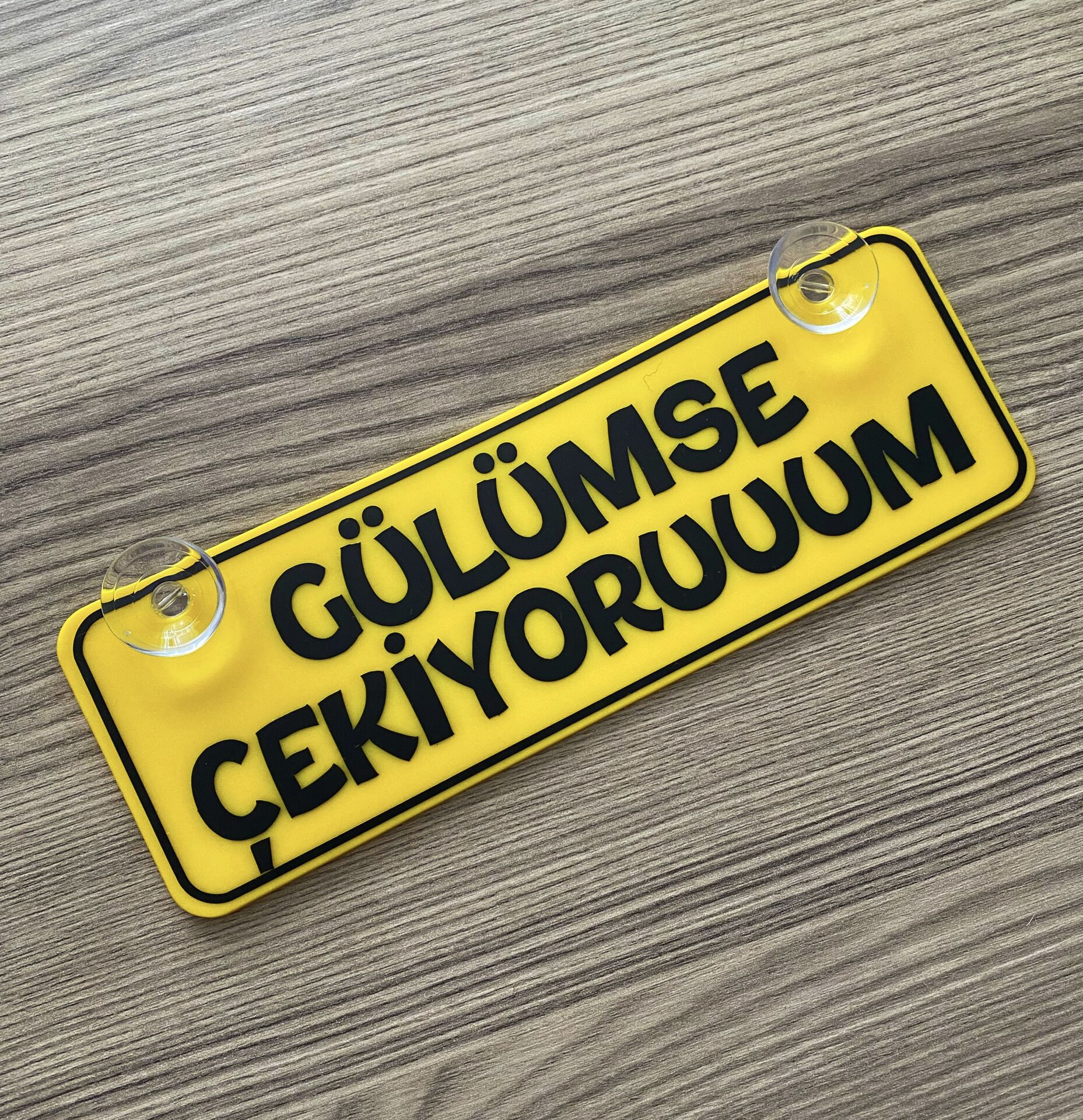 Gülümse Çekiyorum Dekor Plaka Vantuzlu